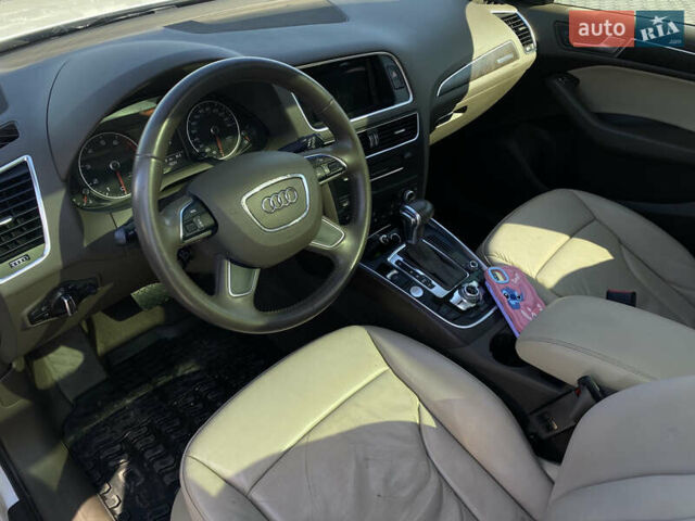 Білий Ауді Ку 5, об'ємом двигуна 1.98 л та пробігом 170 тис. км за 15600 $, фото 9 на Automoto.ua