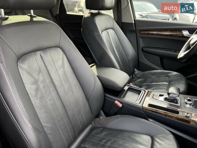 Белый Ауди Ку 5, объемом двигателя 2 л и пробегом 167 тыс. км за 22600 $, фото 16 на Automoto.ua