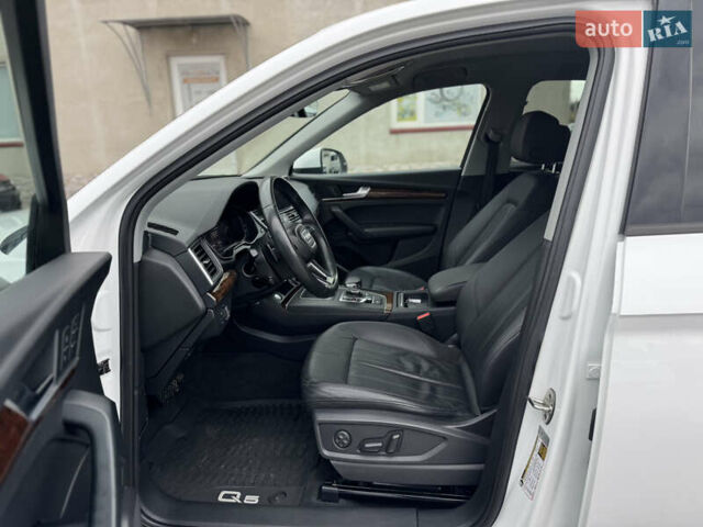 Белый Ауди Ку 5, объемом двигателя 1.98 л и пробегом 238 тыс. км за 18500 $, фото 14 на Automoto.ua