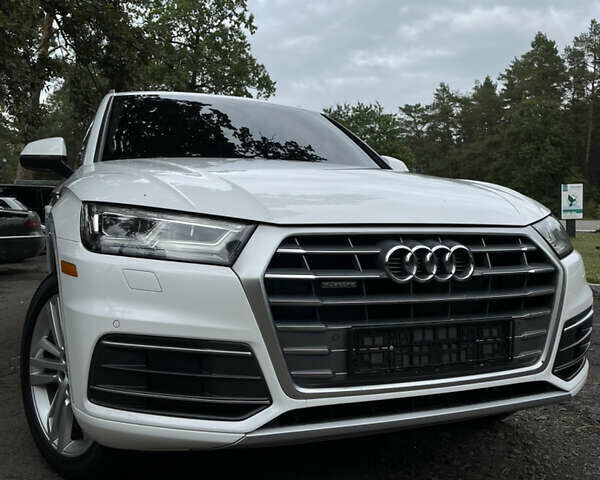 Білий Ауді Ку 5, об'ємом двигуна 2 л та пробігом 203 тис. км за 20999 $, фото 2 на Automoto.ua