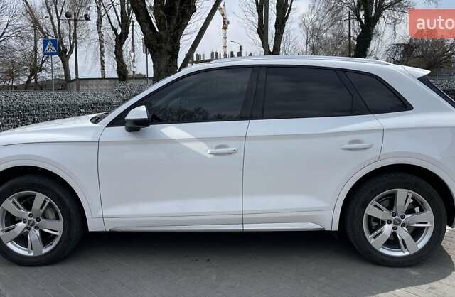 Білий Ауді Ку 5, об'ємом двигуна 1.98 л та пробігом 105 тис. км за 23499 $, фото 4 на Automoto.ua