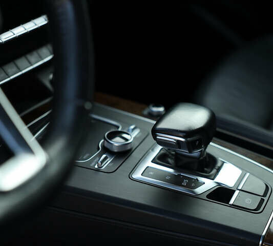 Белый Ауди Ку 5, объемом двигателя 1.98 л и пробегом 107 тыс. км за 29500 $, фото 15 на Automoto.ua