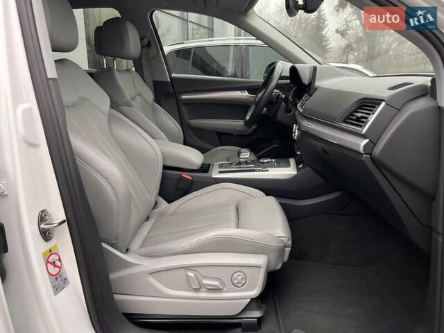 Белый Ауди Ку 5, объемом двигателя 1.98 л и пробегом 104 тыс. км за 34999 $, фото 31 на Automoto.ua