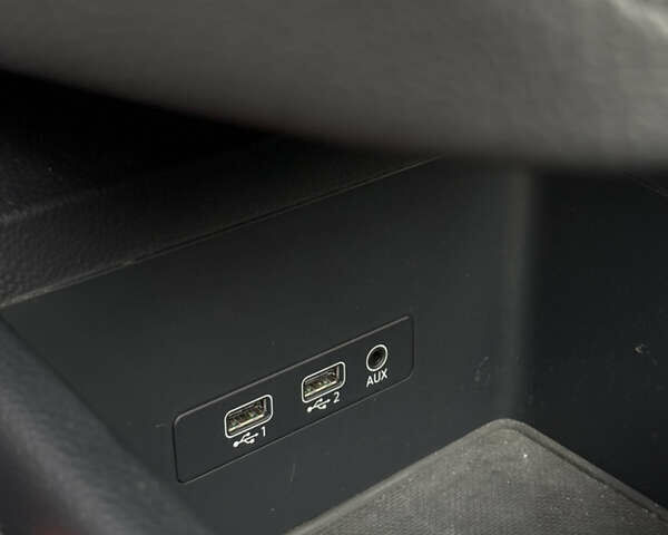 Білий Ауді Ку 5, об'ємом двигуна 1.98 л та пробігом 100 тис. км за 26500 $, фото 41 на Automoto.ua