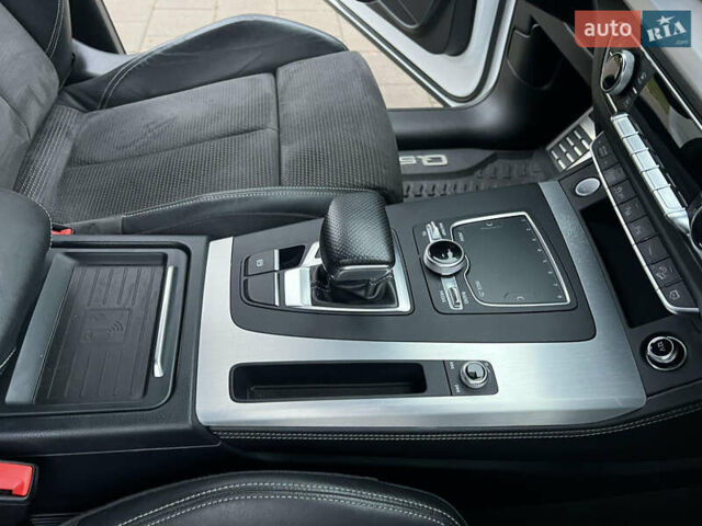 Белый Ауди Ку 5, объемом двигателя 1.97 л и пробегом 139 тыс. км за 28800 $, фото 34 на Automoto.ua