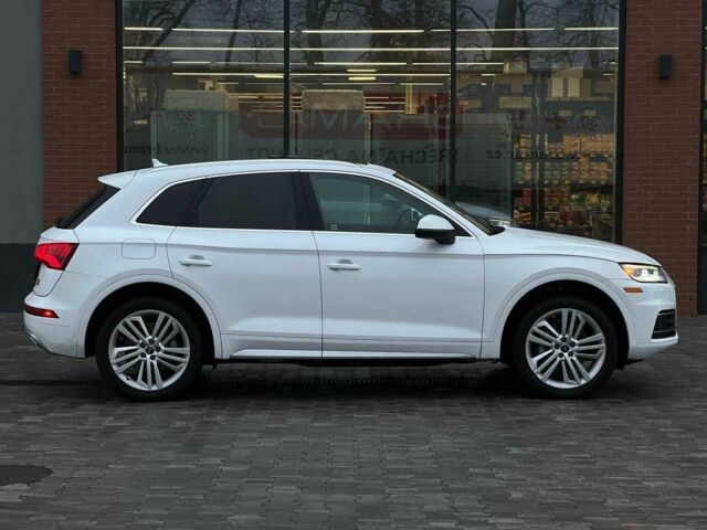 Белый Ауди Ку 5, объемом двигателя 2 л и пробегом 142 тыс. км за 25990 $, фото 4 на Automoto.ua