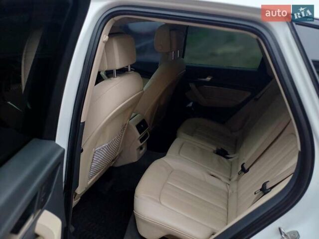 Білий Ауді Ку 5, об'ємом двигуна 1.98 л та пробігом 155 тис. км за 26200 $, фото 5 на Automoto.ua