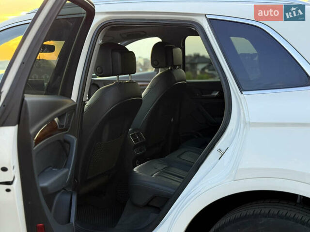 Белый Ауди Ку 5, объемом двигателя 1.98 л и пробегом 122 тыс. км за 27500 $, фото 13 на Automoto.ua