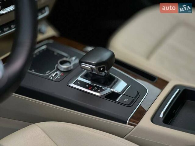 Белый Ауди Ку 5, объемом двигателя 2 л и пробегом 142 тыс. км за 25990 $, фото 30 на Automoto.ua