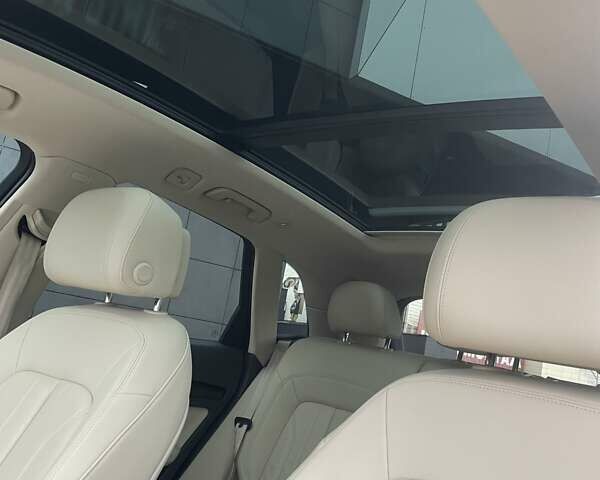 Белый Ауди Ку 5, объемом двигателя 2 л и пробегом 54 тыс. км за 27500 $, фото 15 на Automoto.ua