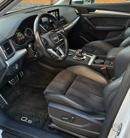 Білий Ауді Ку 5, об'ємом двигуна 1.97 л та пробігом 115 тис. км за 32000 $, фото 7 на Automoto.ua