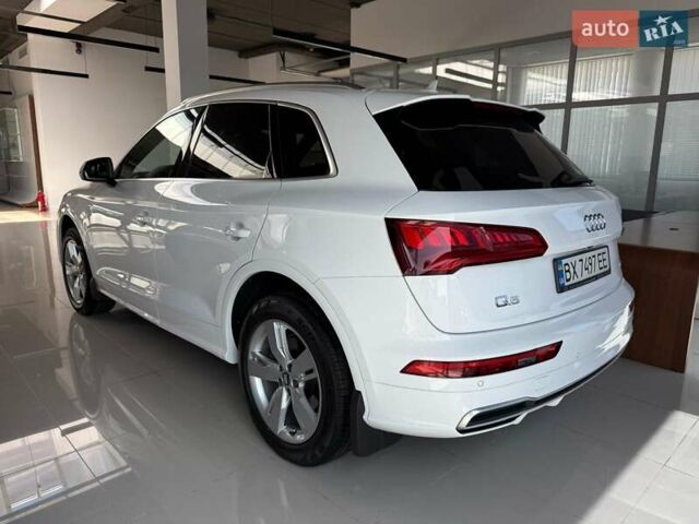 Ауді Ку 5 2017 у Хмельницькому на Automoto.ua Білий Ауді Ку 5, об'ємом двигуна 1.97 л та пробігом 105 тис. км за 33200 $, фото 3 на Automoto.ua