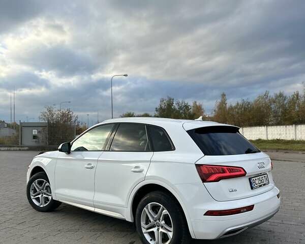 Белый Ауди Ку 5, объемом двигателя 1.98 л и пробегом 143 тыс. км за 24000 $, фото 4 на Automoto.ua