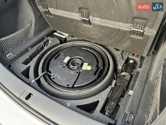 Белый Ауди Ку 5, объемом двигателя 2 л и пробегом 127 тыс. км за 24900 $, фото 76 на Automoto.ua