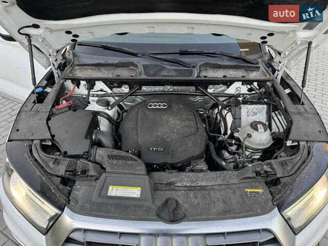 Білий Ауді Ку 5, об'ємом двигуна 1.98 л та пробігом 260 тис. км за 19000 $, фото 21 на Automoto.ua