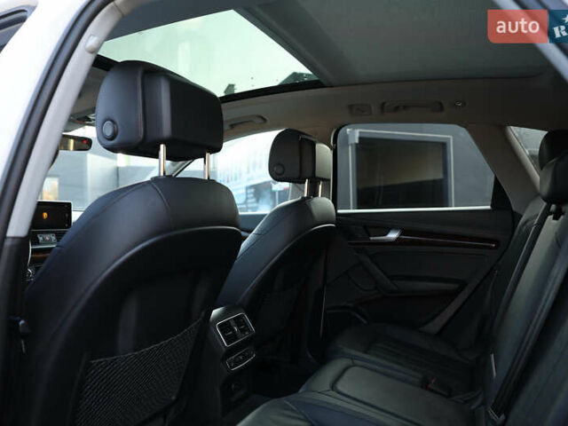 Белый Ауди Ку 5, объемом двигателя 1.98 л и пробегом 107 тыс. км за 29500 $, фото 14 на Automoto.ua