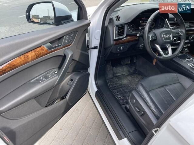 Білий Ауді Ку 5, об'ємом двигуна 1.98 л та пробігом 105 тис. км за 23499 $, фото 14 на Automoto.ua