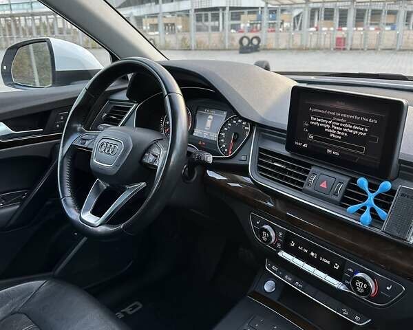 Белый Ауди Ку 5, объемом двигателя 1.98 л и пробегом 143 тыс. км за 24000 $, фото 15 на Automoto.ua