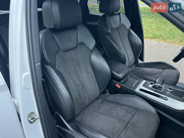 Белый Ауди Ку 5, объемом двигателя 1.97 л и пробегом 139 тыс. км за 28800 $, фото 35 на Automoto.ua