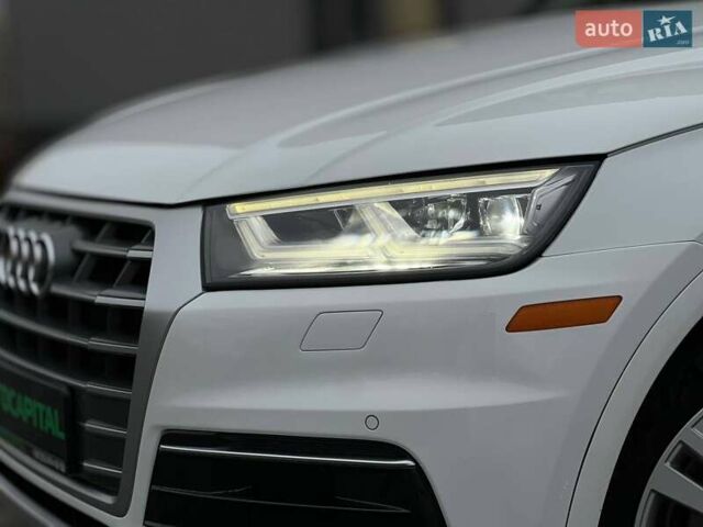 Белый Ауди Ку 5, объемом двигателя 2 л и пробегом 142 тыс. км за 25990 $, фото 2 на Automoto.ua