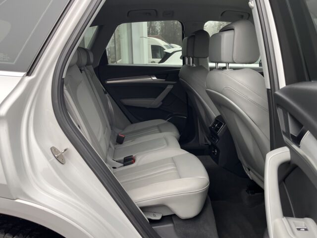 Білий Ауді Ку 5, об'ємом двигуна 2 л та пробігом 105 тис. км за 35999 $, фото 18 на Automoto.ua