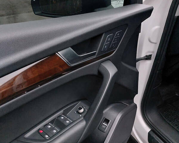 Белый Ауди Ку 5, объемом двигателя 1.98 л и пробегом 134 тыс. км за 25996 $, фото 23 на Automoto.ua