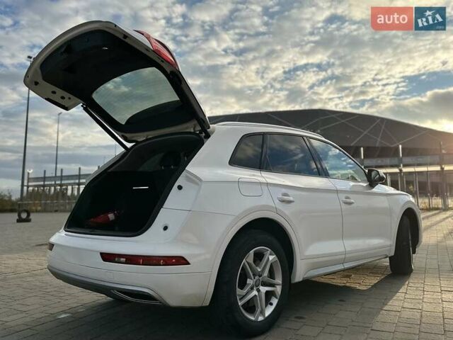 Белый Ауди Ку 5, объемом двигателя 1.98 л и пробегом 143 тыс. км за 24000 $, фото 8 на Automoto.ua