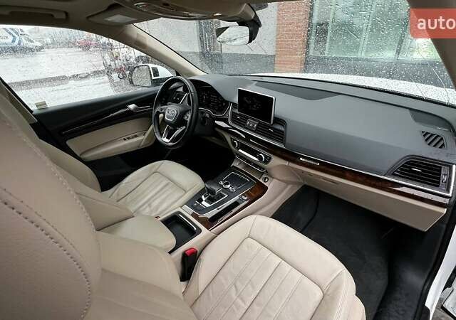 Белый Ауди Ку 5, объемом двигателя 2 л и пробегом 142 тыс. км за 25990 $, фото 67 на Automoto.ua