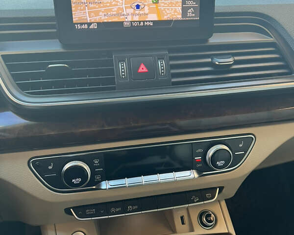 Белый Ауди Ку 5, объемом двигателя 1.98 л и пробегом 100 тыс. км за 26500 $, фото 9 на Automoto.ua