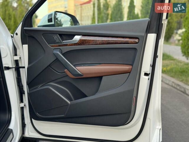 Белый Ауди Ку 5, объемом двигателя 2 л и пробегом 127 тыс. км за 24900 $, фото 67 на Automoto.ua