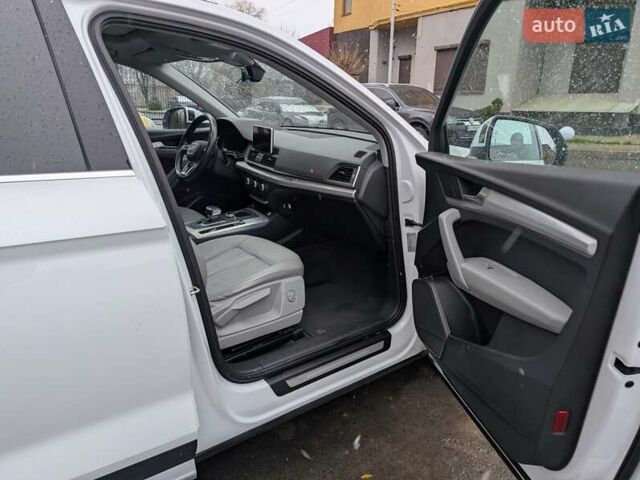 Білий Ауді Ку 5, об'ємом двигуна 2 л та пробігом 199 тис. км за 29999 $, фото 26 на Automoto.ua