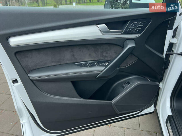 Белый Ауди Ку 5, объемом двигателя 1.97 л и пробегом 139 тыс. км за 28800 $, фото 54 на Automoto.ua