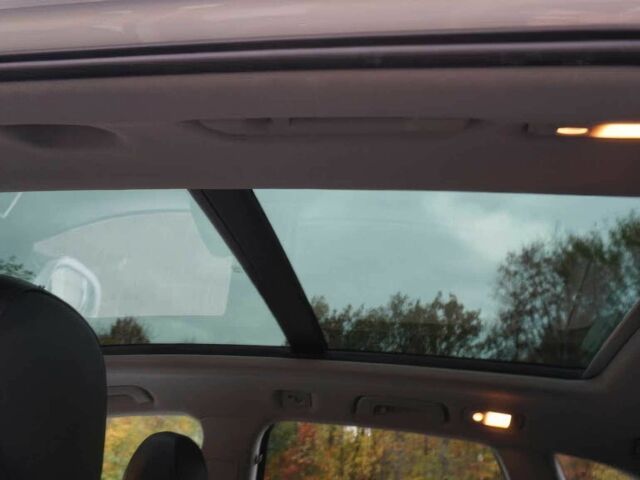 Белый Ауди Ку 5, объемом двигателя 2 л и пробегом 62 тыс. км за 15500 $, фото 9 на Automoto.ua