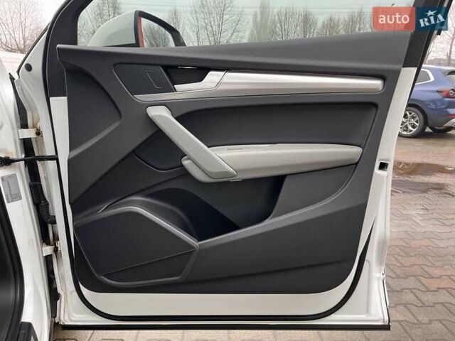 Белый Ауди Ку 5, объемом двигателя 1.98 л и пробегом 104 тыс. км за 34999 $, фото 29 на Automoto.ua