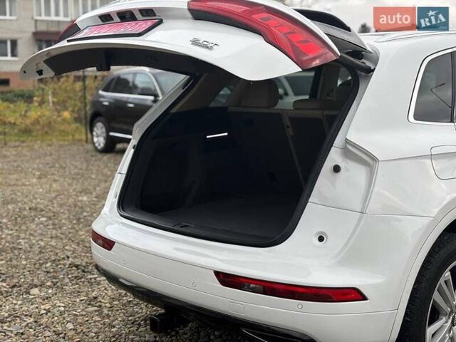 Білий Ауді Ку 5, об'ємом двигуна 2 л та пробігом 215 тис. км за 22000 $, фото 14 на Automoto.ua