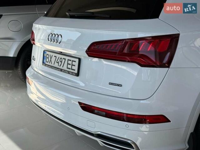 Ауді Ку 5 2017 у Хмельницькому на Automoto.ua Білий Ауді Ку 5, об'ємом двигуна 1.97 л та пробігом 105 тис. км за 33200 $, фото 4 на Automoto.ua