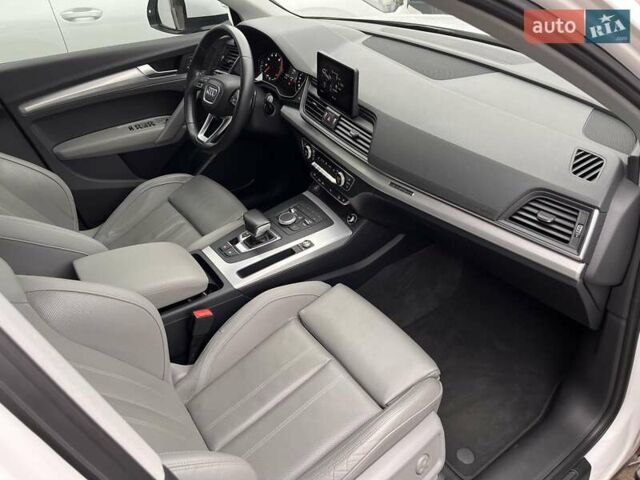 Белый Ауди Ку 5, объемом двигателя 1.98 л и пробегом 104 тыс. км за 36000 $, фото 32 на Automoto.ua