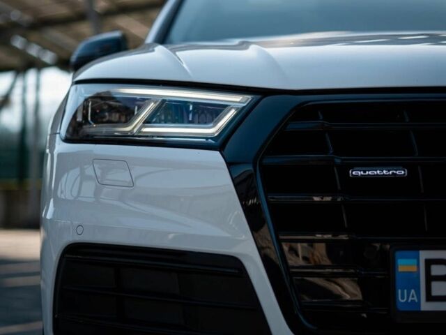 Белый Ауди Ку 5, объемом двигателя 2 л и пробегом 128 тыс. км за 23500 $, фото 2 на Automoto.ua