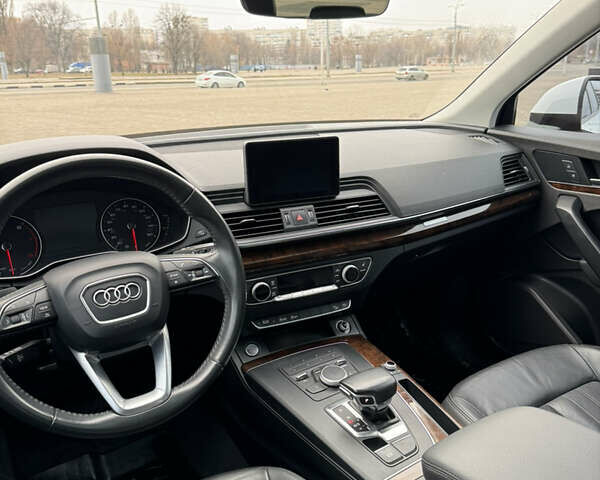 Белый Ауди Ку 5, объемом двигателя 1.98 л и пробегом 91 тыс. км за 24000 $, фото 8 на Automoto.ua