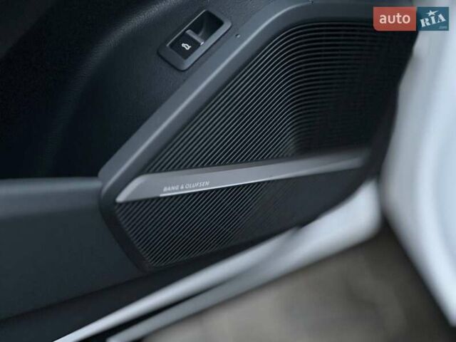 Белый Ауди Ку 5, объемом двигателя 2 л и пробегом 142 тыс. км за 25990 $, фото 22 на Automoto.ua