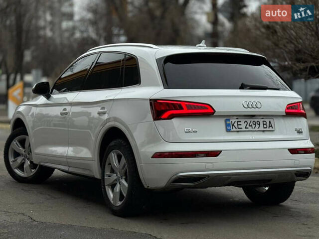Белый Ауди Ку 5, объемом двигателя 1.98 л и пробегом 200 тыс. км за 22499 $, фото 2 на Automoto.ua