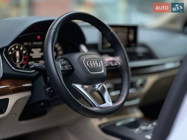 Белый Ауди Ку 5, объемом двигателя 2 л и пробегом 142 тыс. км за 25990 $, фото 25 на Automoto.ua