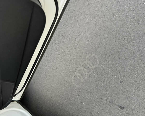 Белый Ауди Ку 5, объемом двигателя 2 л и пробегом 127 тыс. км за 24900 $, фото 66 на Automoto.ua