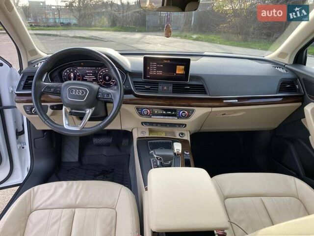 Белый Ауди Ку 5, объемом двигателя 2 л и пробегом 173 тыс. км за 24900 $, фото 16 на Automoto.ua