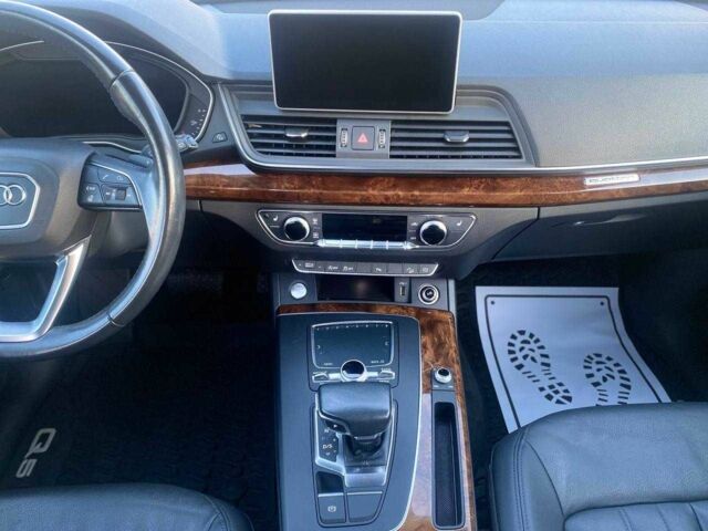 Білий Ауді Ку 5, об'ємом двигуна 2 л та пробігом 189 тис. км за 21800 $, фото 16 на Automoto.ua