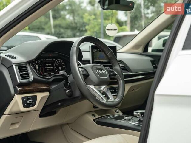 Білий Ауді Ку 5, об'ємом двигуна 1.98 л та пробігом 105 тис. км за 28800 $, фото 30 на Automoto.ua