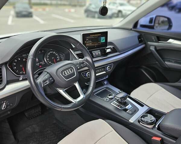 Белый Ауди Ку 5, объемом двигателя 1.98 л и пробегом 55 тыс. км за 26900 $, фото 11 на Automoto.ua