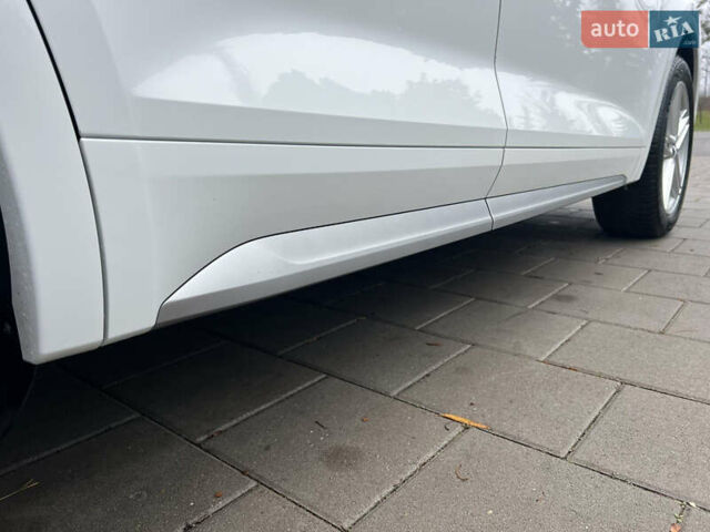 Белый Ауди Ку 5, объемом двигателя 1.97 л и пробегом 139 тыс. км за 28800 $, фото 17 на Automoto.ua