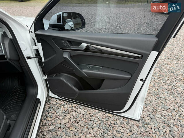 Белый Ауди Ку 5, объемом двигателя 1.98 л и пробегом 68 тыс. км за 25500 $, фото 28 на Automoto.ua