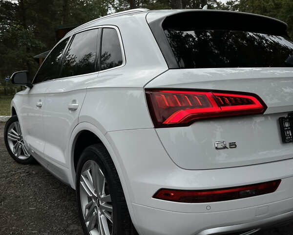 Білий Ауді Ку 5, об'ємом двигуна 2 л та пробігом 203 тис. км за 20999 $, фото 4 на Automoto.ua